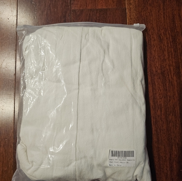 MESLIMA Women's Loose Fit Elastic Off Shoulder Romper w/ Pockets - Picture 5 of 6